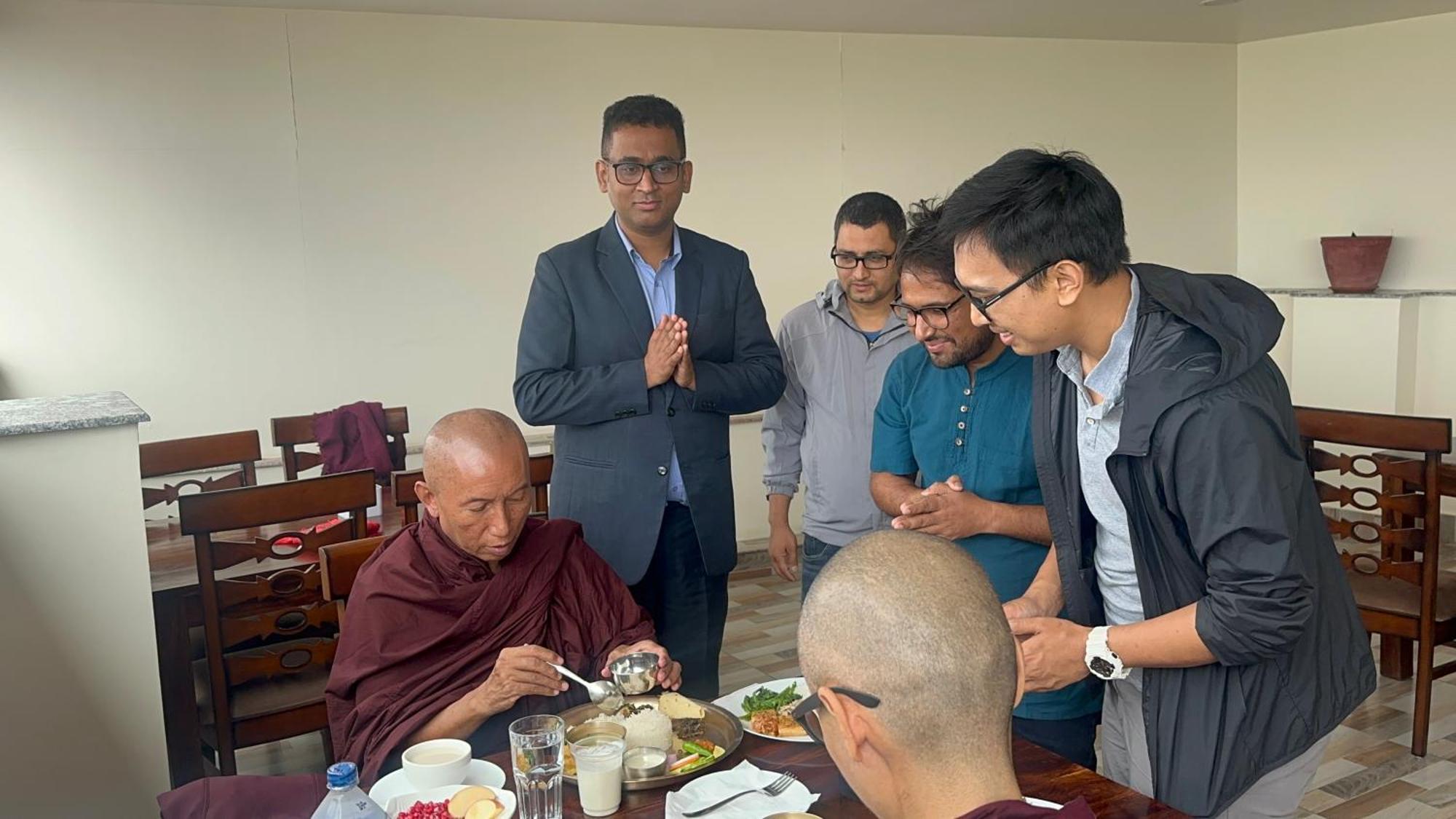 Kusum Airport Hotel Katmandu Zewnętrze zdjęcie