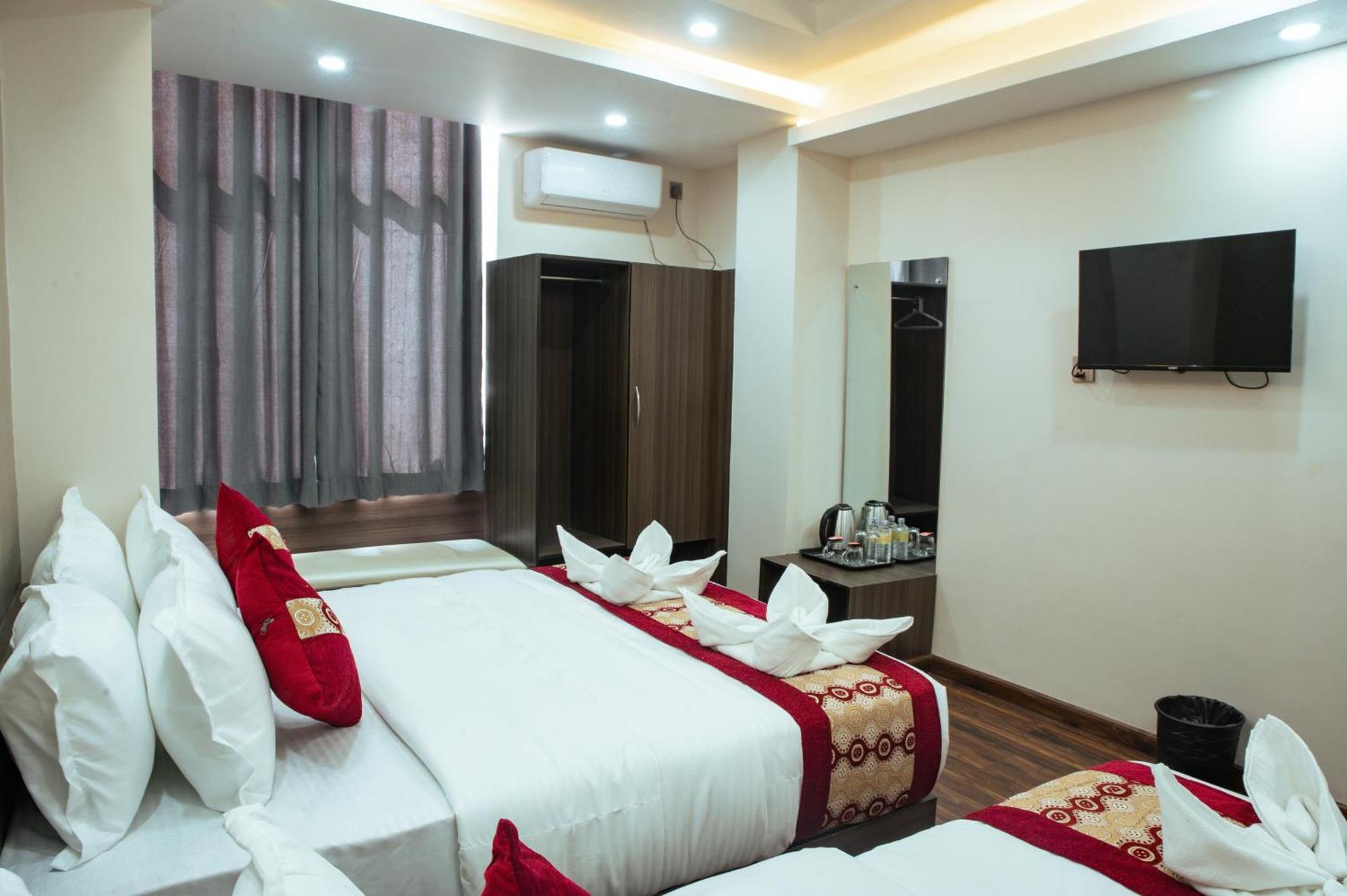 Kusum Airport Hotel Katmandu Zewnętrze zdjęcie