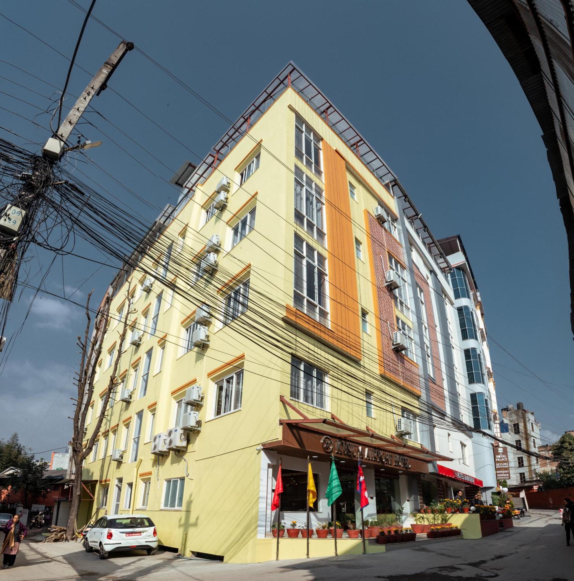 Kusum Airport Hotel Katmandu Zewnętrze zdjęcie